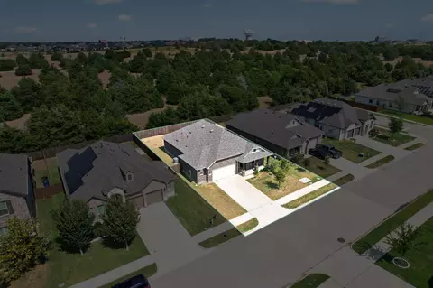2292 High Plain Ln, Waxahachie, TX 75167