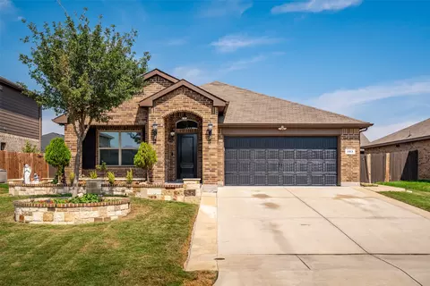 303 Triple Crown Ln, Ponder, TX 76259