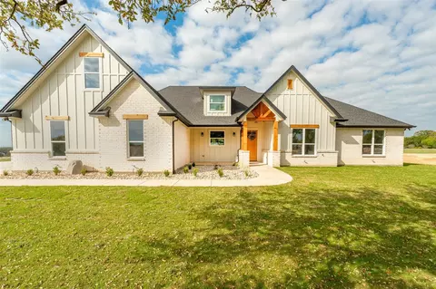 161 Helton Dr, Granbury, TX 76049