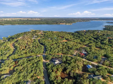 100 Bandera Dr, Nocona, TX 76255