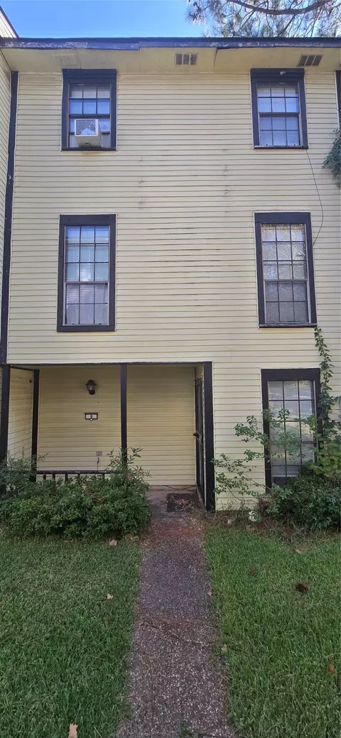 1414 Highland Ave #8, Shreveport, LA 71107