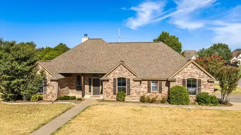 801 Maplewood Ct, Stephenville, TX 76401