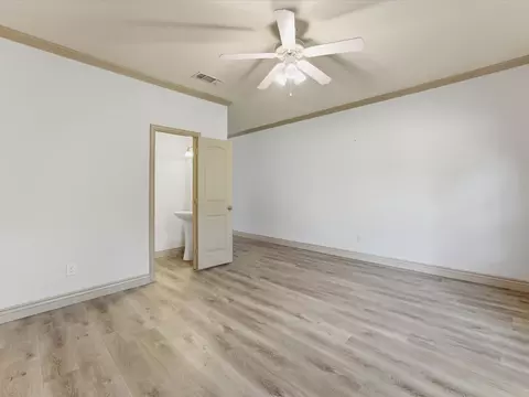 1530 Aldra Dr, Fort Worth, TX 76120