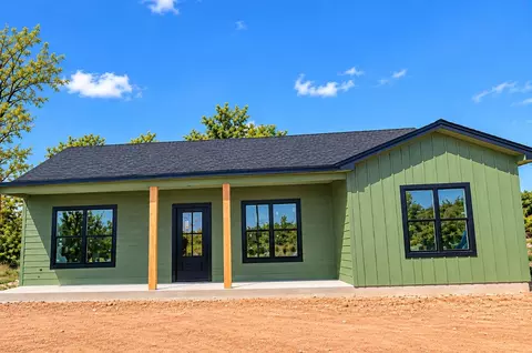 506 F St, Meridian, TX 76665