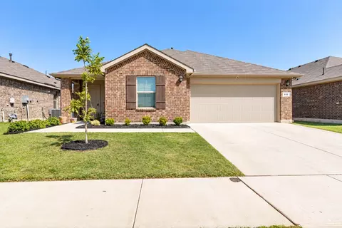 616 Sand Point Dr, Fort Worth, TX 76131
