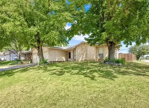 915 Lemontree Dr, Arlington, TX 76017