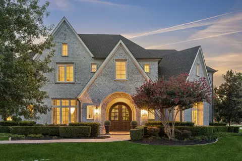 917 Tranquility Dr, Fairview, TX 75069