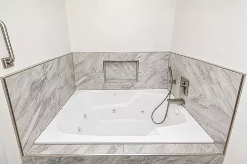 Bath - 2941 Cresthaven Dr, Grapevine, TX 76051 photo 3 of 5