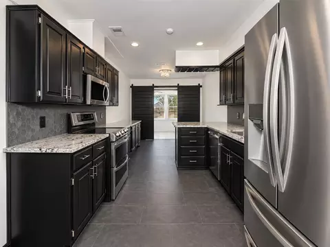 Kitchen - 2941 Cresthaven Dr, Grapevine, TX 76051 photo 1 of 3