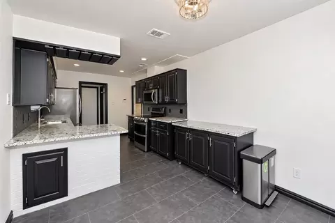 Kitchen - 2941 Cresthaven Dr, Grapevine, TX 76051 photo 3 of 3