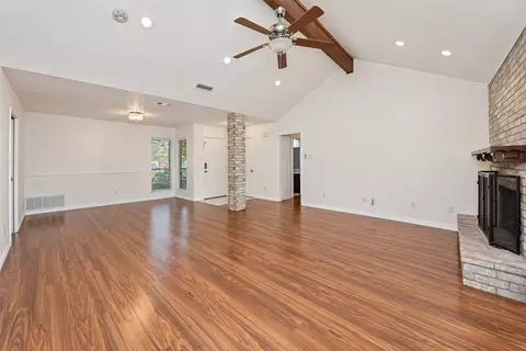 Living - 2941 Cresthaven Dr, Grapevine, TX 76051 photo 3 of 4