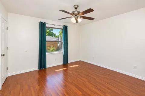 Bedroom - 2941 Cresthaven Dr, Grapevine, TX 76051 photo 2 of 3