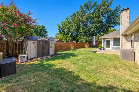 Exterior - 2941 Cresthaven Dr, Grapevine, TX 76051 photo 6 of 6