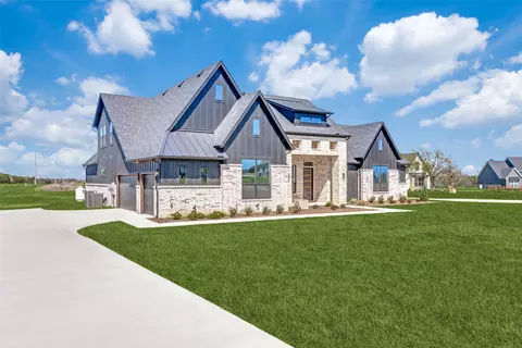 555 Aermotor Loop, Weatherford, TX 76085