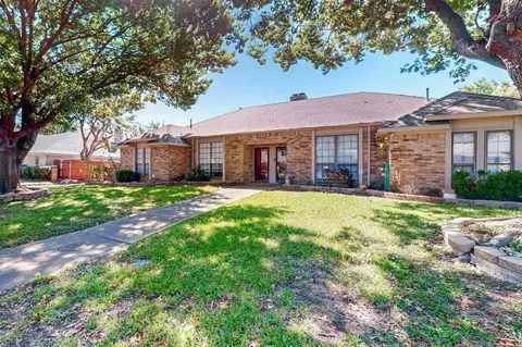 7113 Pleasant View Dr, Dallas, TX 75231
