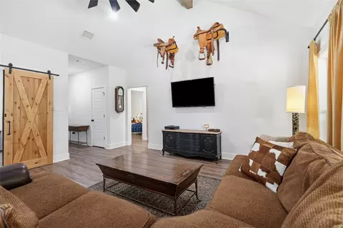 Entry Way - 230 Silver Lakes Dr, Sunset, TX 76270 photo 4 of 6