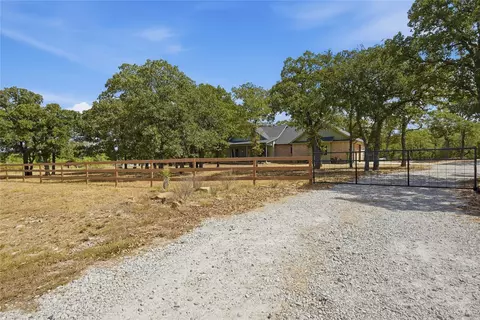 Exterior - 230 Silver Lakes Dr, Sunset, TX 76270 photo 2 of 8