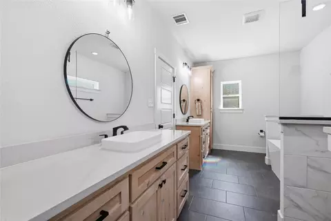 Bath - 230 Silver Lakes Dr, Sunset, TX 76270 photo 1 of 5