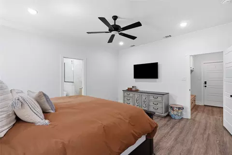 Bedroom - 230 Silver Lakes Dr, Sunset, TX 76270 photo 4 of 5
