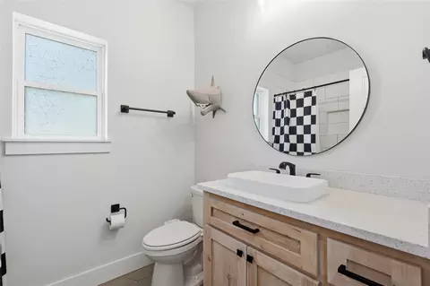 Bath - 230 Silver Lakes Dr, Sunset, TX 76270 photo 5 of 5