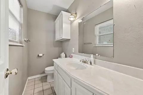Bath - 54 Doty Ln, Denison, TX 75021 photo 5 of 6