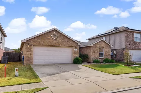821 Green Heath Ave, Fort Worth, TX 76120