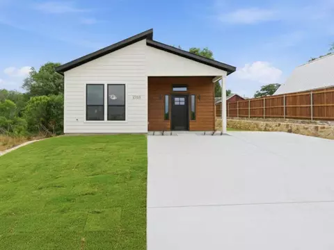 2703 Brazos River Dr, Granbury, TX 76048