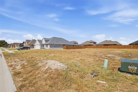 235 Trevor Ln, Greenville, TX 75402