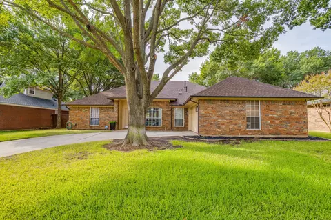 2637 Surrey Woods Rd, Flower Mound, TX 75028
