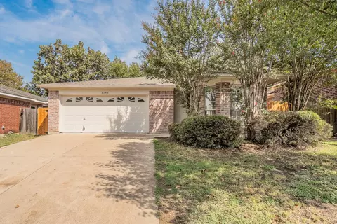 3745 Chaddybrook Ln, Fort Worth, TX 76137