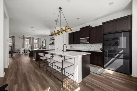 7537 Laburnam Rd, Dallas, TX 75228