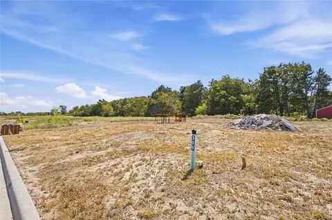 300 Trevor Ln, Greenville, TX 75402