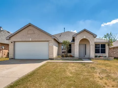 2459 Frontier Dr, Grand Prairie, TX 75052