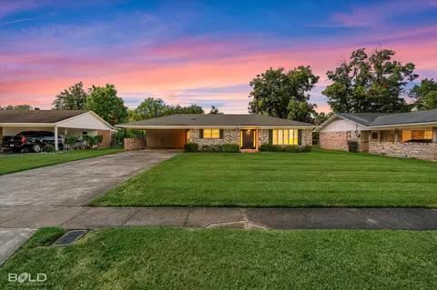 1919 Camille St, Bossier City, LA 71112