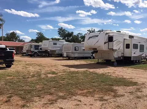 804 S 1st St, Roby, TX 79543