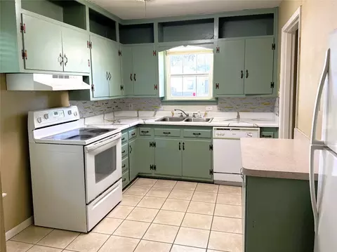 Kitchen - 3520 Maple Ave, Waco, TX 76707 photo 1 of 3