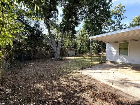 Exterior - 3520 Maple Ave, Waco, TX 76707 photo 5 of 11