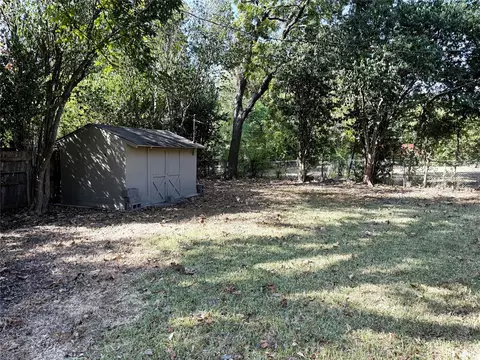 Exterior - 3520 Maple Ave, Waco, TX 76707 photo 3 of 11