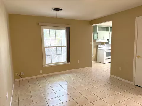 Living - 3520 Maple Ave, Waco, TX 76707 photo 4 of 6