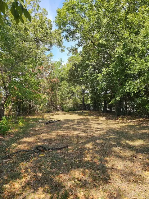 1018 E 8th Ave, Corsicana, TX 75110