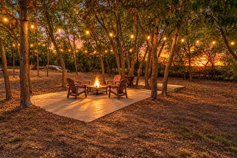 9771 Fm 51, Valley View, TX 76272