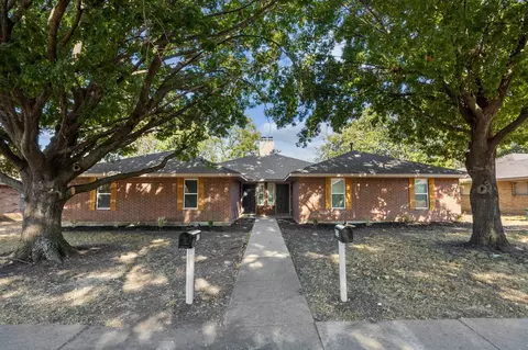 4733-4735 Berridge Ln, Dallas, TX 75227