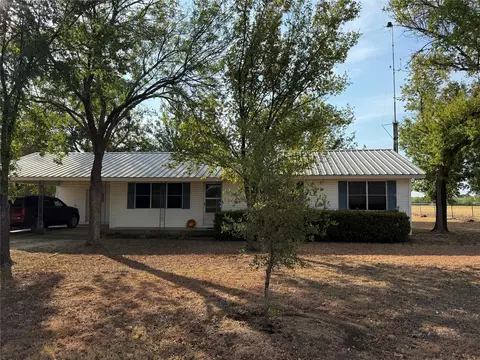 467 County Road 2371, Meridian, TX 76665