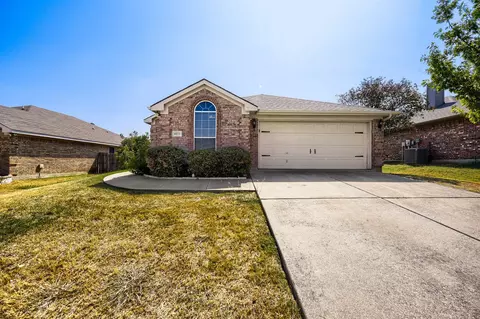 6221 Brooklynn Dr, Fort Worth, TX 76179