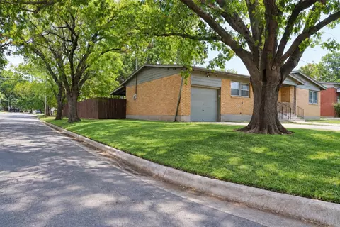 6301 Greenlee St, Fort Worth, TX 76112