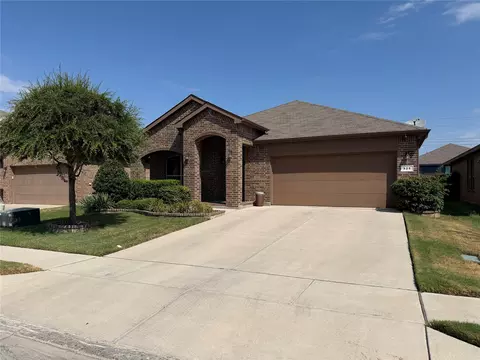 925 Meadow Scape Dr, Burleson, TX 76028