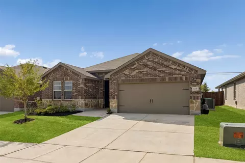 1448 Stuarts Forest Dr, Denton, TX 76207