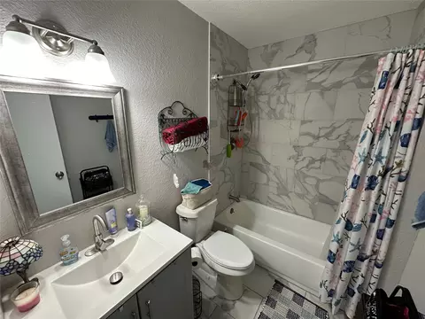 Bath - 504 Rustic Ct, Irving, TX 75060 photo 1 of 3
