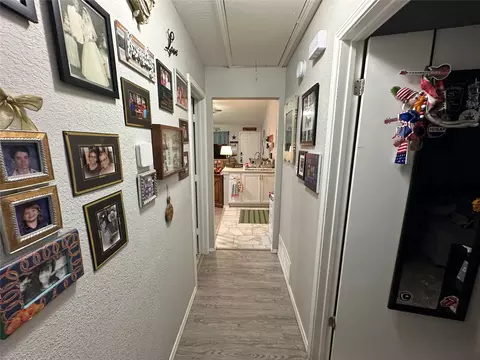Entry Way - 504 Rustic Ct, Irving, TX 75060 photo 2 of 2