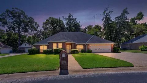 202 Northcreek Dr, Chandler, TX 75758